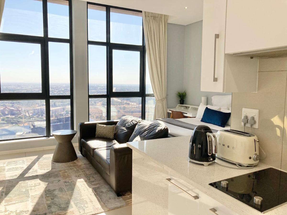 Urban Awe Apartment-Itowers 23Rd Floor กาโบโรเน ภายนอก รูปภาพ