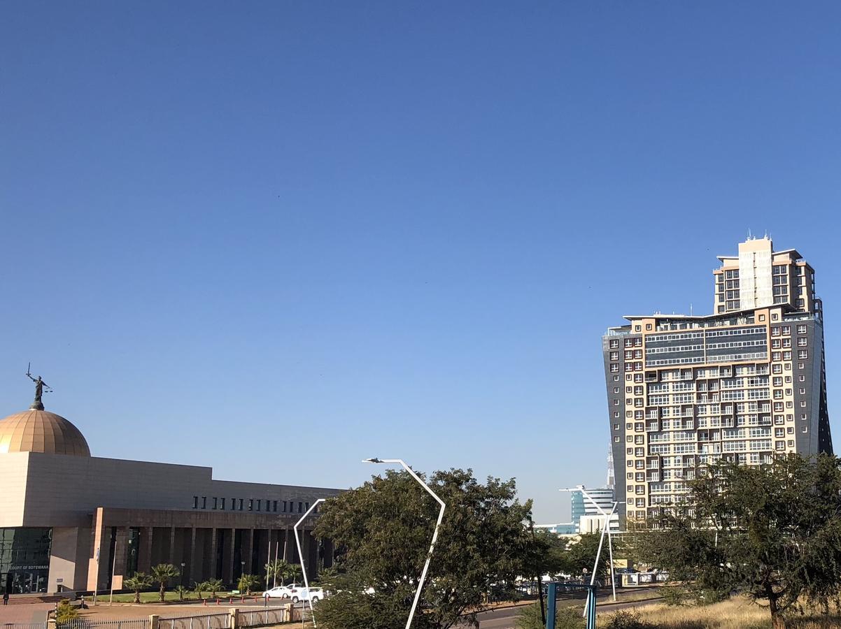 Urban Awe Apartment-Itowers 23Rd Floor กาโบโรเน ภายนอก รูปภาพ